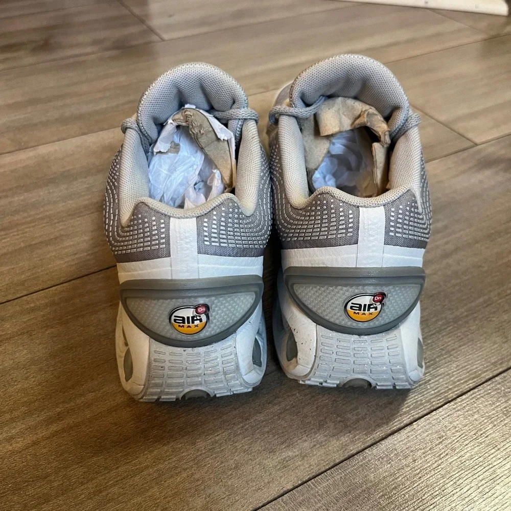 Nike Air Max Dn Grey White Mens Sneakers DV3337-003 Size 9
